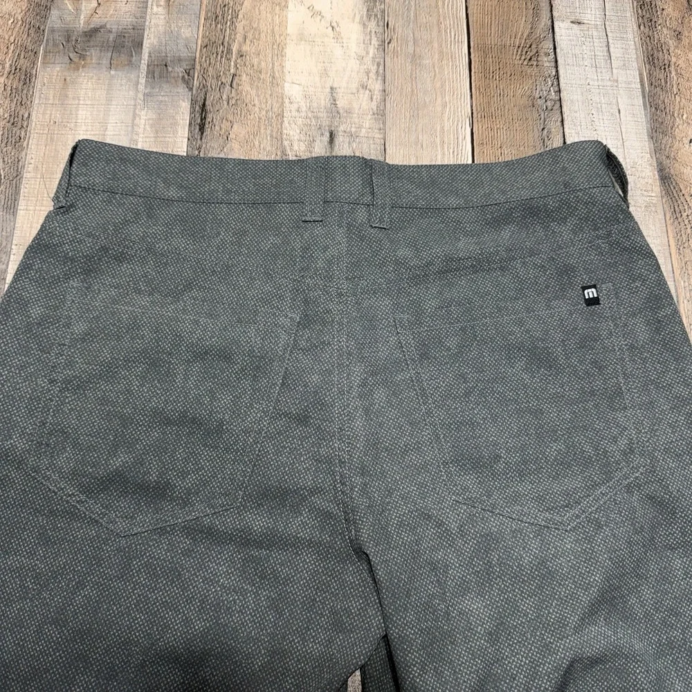 Travis Mathew Shorts Mens 32 Gray Performance Stretch Golf Casual Flat Front - Picture 5 of 6